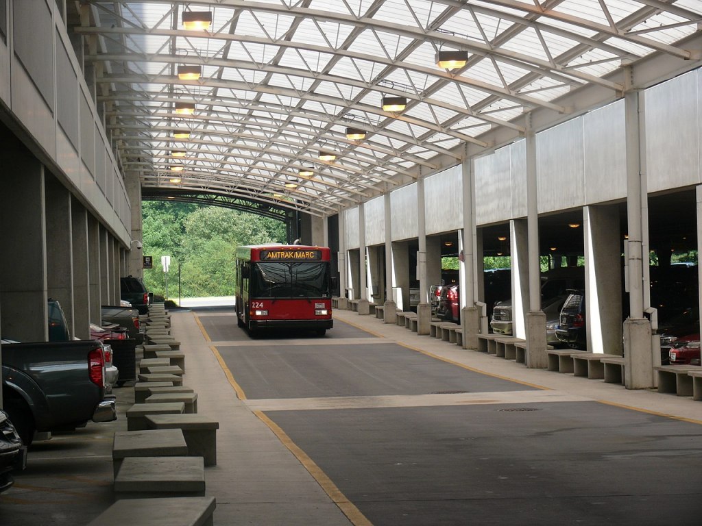 How do I get from BWI Airport to&nbsp;Amtrak?