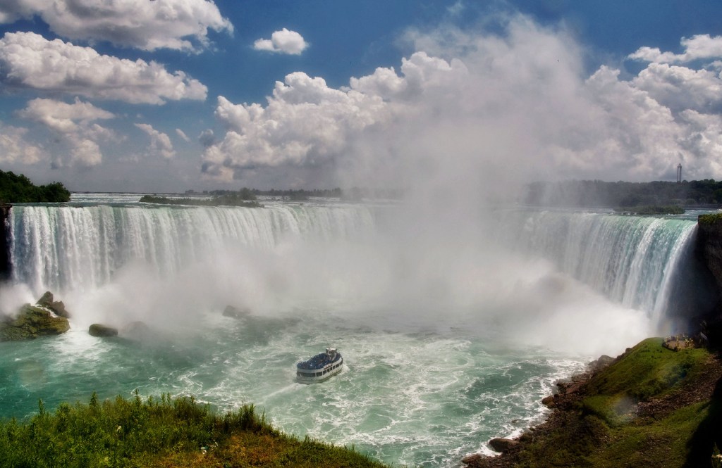 Niagara Falls boat tour