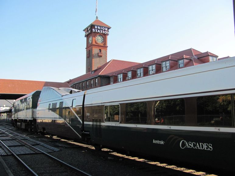 Amtrak Cascades train in Portland, Oregon