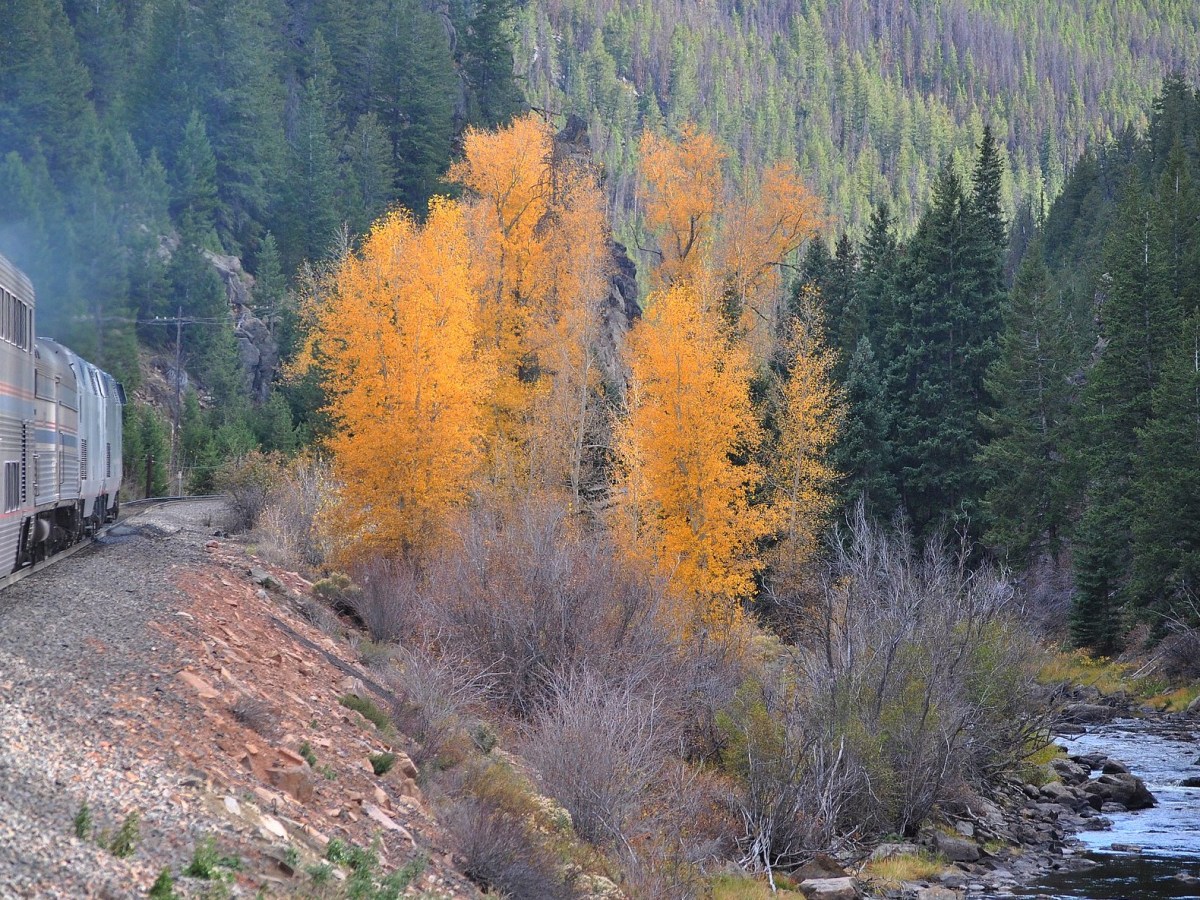 10 best train routes to ride in the&nbsp;fall