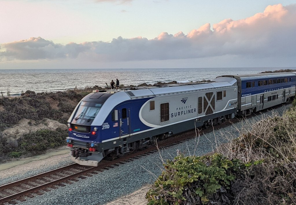 Pacific Surfliner train in Del Mar