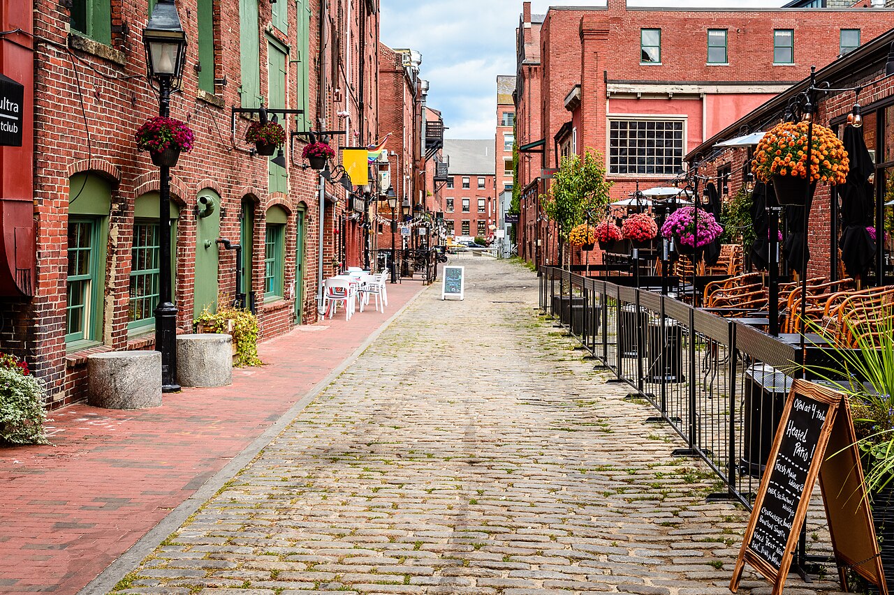 12 most romantic destinations to visit on Amtrak
